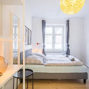 Spacious 2 Bedroom Close To Stadtpark Hamburg